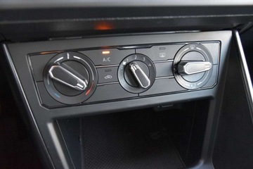 Volkswagen Polo V Hatchback 3d Facelifting 1.0 75KM 2017 Volkswagen Polo SalonPL 75KM MPI Trendline Pakiety Czujniki x2 Klimatyzajc, zdjęcie 20