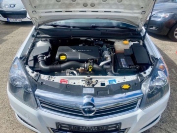 Opel Astra J Sports Tourer 1.7 CDTI ECOTEC 110KM 2010 Opel Astra 2X kola 1.7 Diesel 110KM, zdjęcie 19