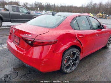 Alfa Romeo Giulia II Sedan Facelifting 2.0 Turbo 280KM 2022 Alfa Romeo Giulia 2022r, TI, AWD, 2.0L 2.0 Benzyna 280KM, zdjęcie 7
