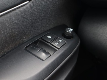 Toyota Yaris IV Hatchback 1.0 VVT-i 72KM 2021 Toyota Yaris 1.0 VVT-i, Salon Polska, zdjęcie 16