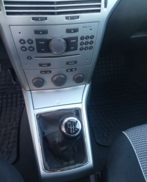 Opel Astra H Sedan 1.6 ECOTEC 115KM 2009 Opel Astra I wlasciciel 1.6 Benzyna 115KM, zdjęcie 13