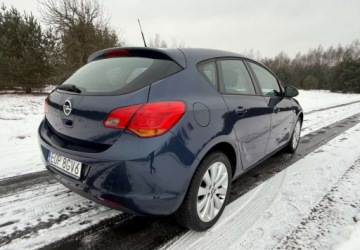 Opel Astra J Hatchback 5d 1.6 Twinport ECOTEC 115KM 2010 Opel Astra Opel Astra 1.6 Innovation 1.6 Benzyna 115KM, zdjęcie 21