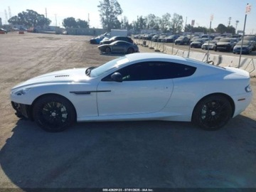 Aston Martin DB9 2015 Aston Martin DB9 Carbon Edition 2015 6.0l 6.0 Benzyna 510KM, zdjęcie 2