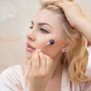 CRYSTALLOVE 3D массажер для глаз с аметистом и кремовым аппликатором