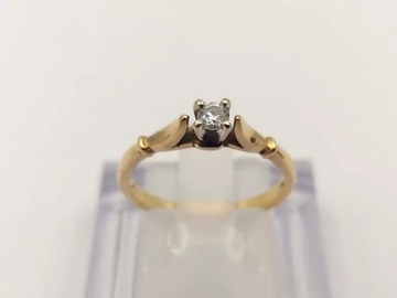 ZŁOTY PIERŚCIONEK Z DIAMENTEM W KORONIE 0,10CT 585 R13 2,05G