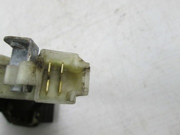 NISSAN ALMERA N16 00-03 ZÁMEK DVEŘE PŘEDNÍ PRAVÝ 8055261U66 4PIN