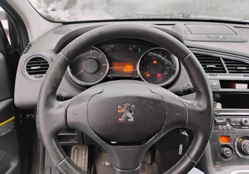 Peugeot 5008 I Minivan 2.0 HDi FAP 150KM 2013 Peugeot 5008 2013r, 2.0 HDI. Uszkodzony przod. 2.0 Diesel 150KM, zdjęcie 11