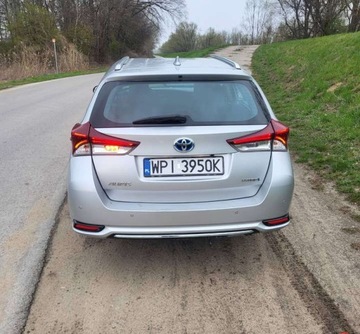Toyota Auris II 2018 Toyota Auris Toyota Auris Touring Sports 1,8 Hybrid - serwisowana, okazja, zdjęcie 4