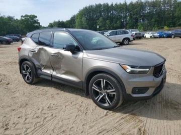 Volvo XC40 2022 Volvo XC 40 2022r, R-Design, 2.0L, 4x4 2.0 Benzyna 252KM, zdjęcie 3