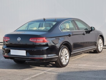 Volkswagen Passat B8 Limousine 2.0 TDI BlueMotion SCR 190KM 2018 VW Passat 2.0 TDI, Salon Polska, Serwis ASO, zdjęcie 4