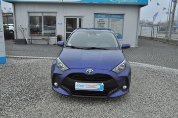 Toyota Yaris IV Hatchback 1.5 Dynamic Force 125KM 2022 Toyota Yaris 1.5 Dynamic Force 125KM Comfort Kamer, zdjęcie 2
