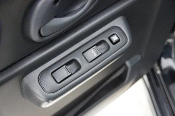 Suzuki Jimny III Standard 1.3 VVT 85KM 2005 Suzuki Jimny 1.3 Benzyna 85 KM, 4x4, Klima, Hak, Maly przebieg, Zarejestro, zdjęcie 18