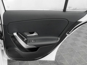 Mercedes Klasa A W177/V177 Hatchback Facelifting 1.3 200 163KM 2023 Mercedes A 200 WD1049T#200 Progressive 7G-DCT, zdjęcie 25