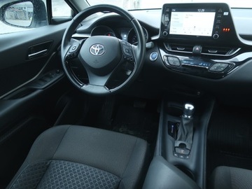 Toyota C-HR I Crossover Facelifting 1.8 Hybrid 122KM 2022 Toyota C-HR 1.8 Hybrid, Serwis ASO, Automat, zdjęcie 6