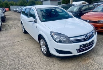 Opel Astra H Kombi 1.4 TWINPORT ecoFLEX 90KM 2010 Opel Astra Edition 111 Jahre 1.4 Benzyna 90KM, zdjęcie 30