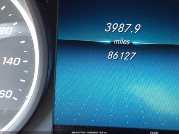 Mercedes GLC C253 2021 Mercedes-Benz GLC 300 Suv 2021 2.0l 2.0 Benzyna 255KM, zdjęcie 10