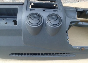 Консоль приборной панели Dacia Logan I 04-12 8200213822