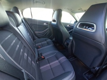 Mercedes GLA I Off-Roader Facelifting 1.6 200 156KM 2019 Mercedes GLA 200 56 tys km, bogata opcja, zdjęcie 11