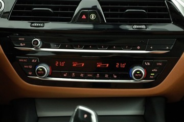 BMW Seria 5 G30-G31 2021 BMW 5 530e xDrive, Salon Polska, Serwis ASO, 4X4, zdjęcie 9