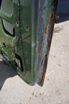 KIA RETONA DVEŘE PRAVÉ 01R