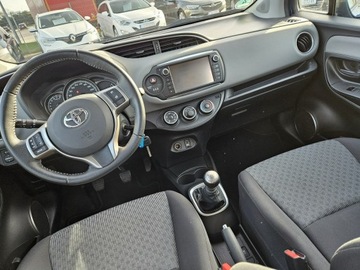 Toyota Yaris III Hatchback 5d Facelifting 1.33 Dual VVT-i 99KM 2014 Toyota Yaris 1.3 Benzyna 100KM kamera, zdjęcie 10