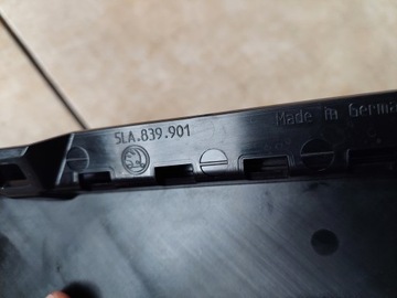 LIŠTA DVEŘE - LEVÝ ZADNÍ SKODA ENYAQ 5LA