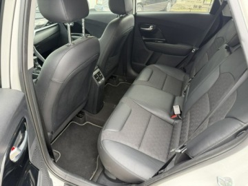 Kia Niro I 2018 Kia Niro 1.6 Hybryda 61 tys km Lekko uszkodzony, zdjęcie 12