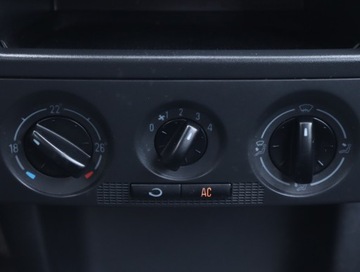 Skoda Fabia I Hatchback 1.2 i 54KM 2004 Skoda Fabia 1.2, Klima, zdjęcie 13