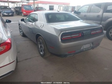Dodge Challenger III 2015 Dodge Challenger 2015 Dodge Challenger SXT 3.6 Benzyna 305KM, zdjęcie 5