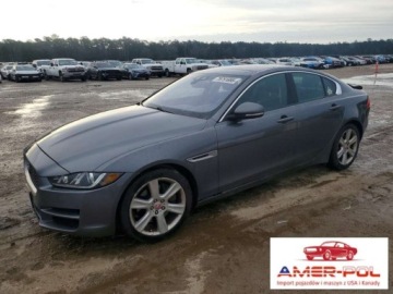 Jaguar XE 2017 Jaguar XE 2017r., Premium, 2L, od ubezpieczalni 2.0 Benzyna 243KM