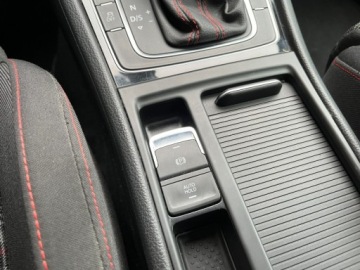 Volkswagen Golf VII GTI 3d Facelifting 2.0 TSI 245KM 2018 Volkswagen Golf 2.0 benzyna 245 KM GTI performance DSG zarej w PL zad, zdjęcie 34