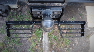 СТУПЕНЬ ДЛЯ БУКСИРОВОЧНОГО КРЮКА с 4 винтами