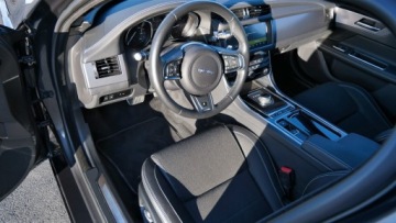 Jaguar XF II Sedan 2.0 i4D 180KM 2018 Jaguar XF R-Sport Ogrzew.Kierow. Navi Pro 10,2’" Fotele Elek.+Ogrz. Carplay, zdjęcie 11