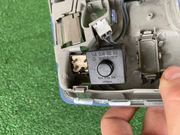 MERCEDES A CLASA W168 LAMPA W POLSTROVÁNÍ PŘEDNÍ