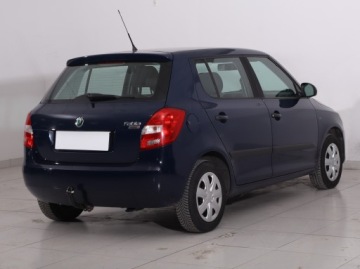 Skoda Fabia II Hatchback Facelifting 1.2 HTP 70KM 2011 Skoda Fabia 1.2 12V, GAZ, Klima, zdjęcie 4