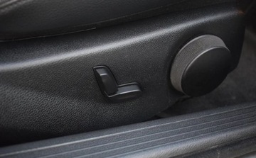 Mercedes Klasa C W204 Limuzyna Facelifting 180 CDI BlueEFFICIENCY 120KM 2011 Mercedes-Benz Klasa C Mercedes-Benz Klasa C 180 CDI 7G-TRONIC Avantgarde E, zdjęcie 28