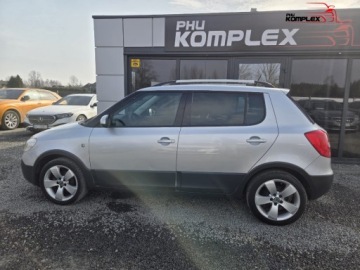 Skoda Fabia II Hatchback Facelifting 1.2 TSI 85KM 2011 Skoda Fabia SCOUT 1.2 Benzyna 86KM Serwis ASO 1.2 Benzyna 86KM, zdjęcie 7