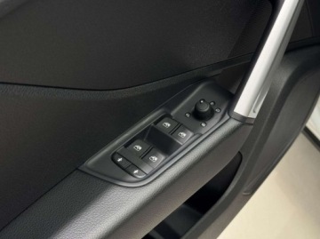 Audi Q2 SUV Facelifting 1.5 35 TFSI 150KM 2021 Audi Q2 35 TFSI S Line Kamera cofania Nawigacja LED Podgrzewane fotele, zdjęcie 19