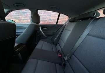 BMW Seria 1 E81/E87 Hatchback 5d E87 2.0 118d 122KM 2006 BMW Seria 1 Klima Alu Niski przebieg Gwarancja w cenie Warszawa VKKW 2.0, zdjęcie 13