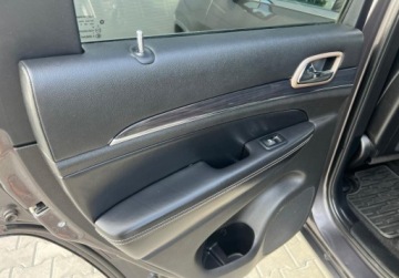 Jeep Grand Cherokee IV 2017 Jeep Grand Cherokee auto jak nowefull wersja summit overland 3.0 Diesel, zdjęcie 16