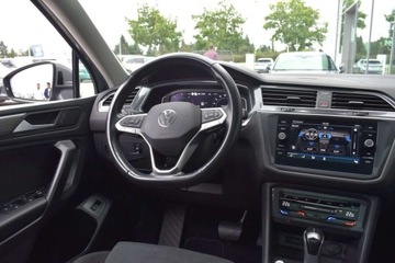 Volkswagen Tiguan II SUV Facelifting 2.0 TDI 200KM 2021 Volkswagen Tiguan TDI 200KM Allspace DSG 4x4 Elegance LEDMatrix Hak Panora, zdjęcie 10
