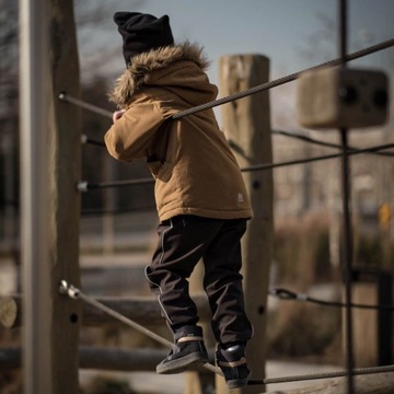 Mamaiti Set Черные водонепроницаемые брюки из софтшелла 104 110 + черная шапка