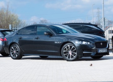 Jaguar XF II Sedan 2.0 i4D 180KM 2018 Jaguar XF R-Sport Ogrzew.Kierow. Navi Pro 10,2’" Fotele Elek.+Ogrz. Carplay
