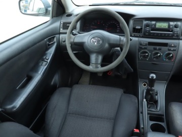 Toyota Corolla IX (E12) Kombi 2.0 D-4D 116KM 2005 Toyota Corolla 2.0 D-4D, HAK, Klima, El. szyby, zdjęcie 6