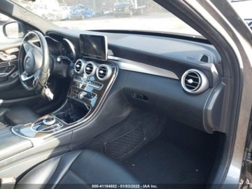 Mercedes Klasa C W205 2017 Mercedes-Benz Klasa C 2017 Mercedes-Benz C-Class C 300 4MATIC Sedan Luxury, zdjęcie 10