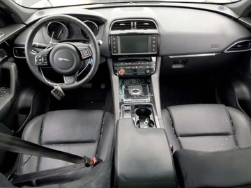 Jaguar F-Pace 2018 Jaguar F-Pace 2018 JAGUAR F-PACE PREMIUM 2.0 Benzyna 180KM, zdjęcie 8