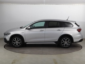Fiat Tipo II Hatchback Facelifting 1.6 MultiJet 130KM 2022 Fiat Tipo 1.6 MultiJet, Salon Polska, zdjęcie 2