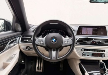 BMW Seria 7 G11-G12 Sedan Facelifting 4.4 750i 530KM 2021 BMW Seria 7 I wlasciciel M Sport Salon PL Laser Bezwypadkowy FVAT23, zdjęcie 34