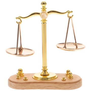 Mała mosiężna waga Mini Balance Statue
