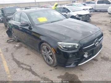 Mercedes Klasa E W213 2022 Mercedes-Benz Klasa E 2022r., 2.0L 2.0 Benzyna 255KM
